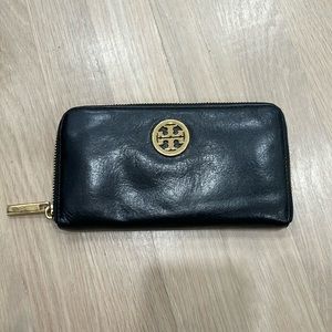 Tory Burch wallet